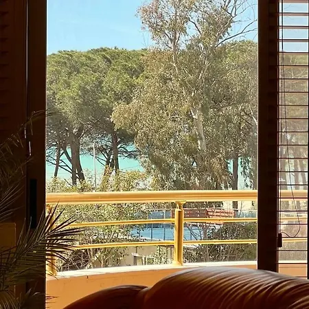 Doris Sea View Apartment *